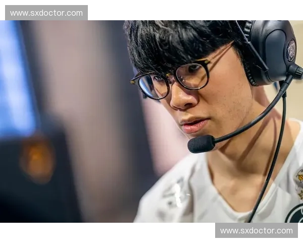 《聚焦LPL战队崛起与全球赛场表现各大战队如何塑造荣耀与传奇》 《聚焦LPL战队崛起与全球赛场表现各大战队如何塑造荣耀与传奇》